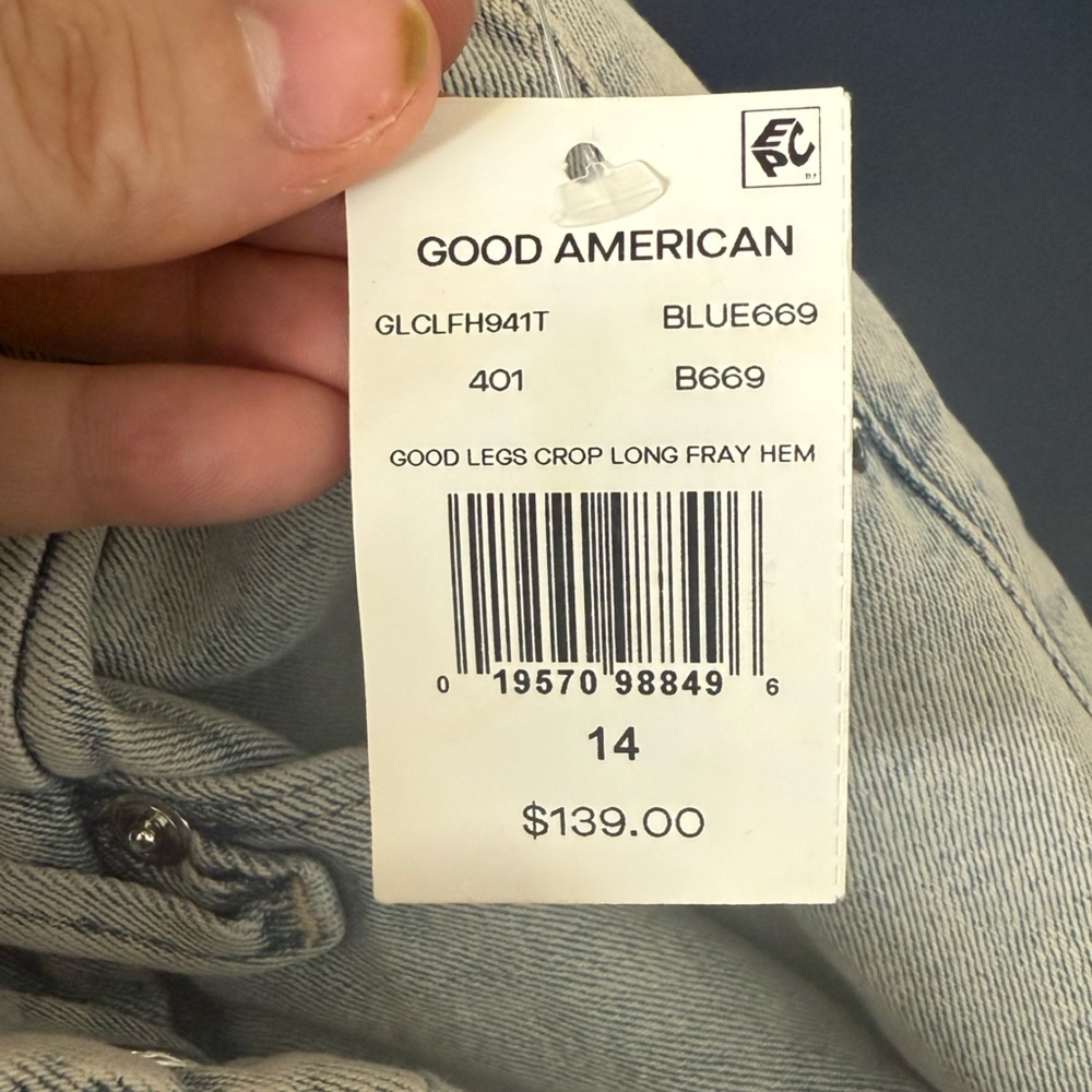 NWT Good American Good Legs Crop Jeans - Picture 4 of 7